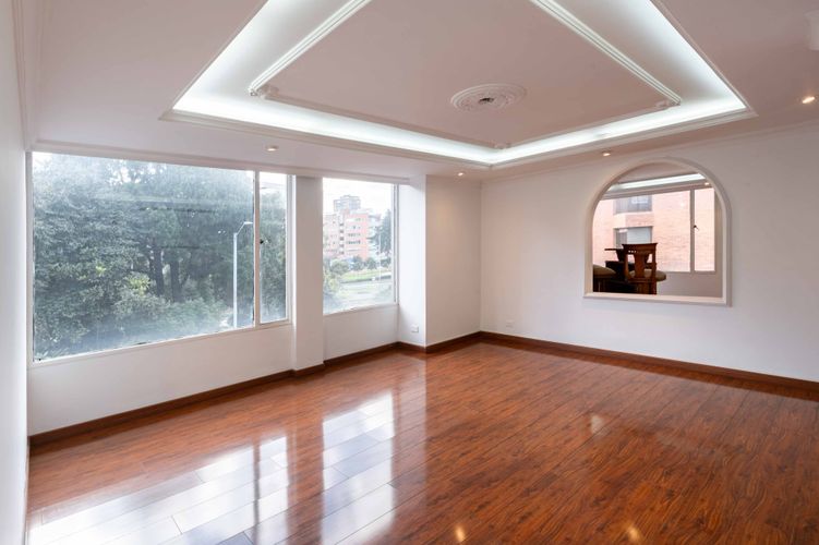 Apartamento de 3 alcobas en venta en Chico Norte, Bogotá, 213 m² · foto 5 de 20