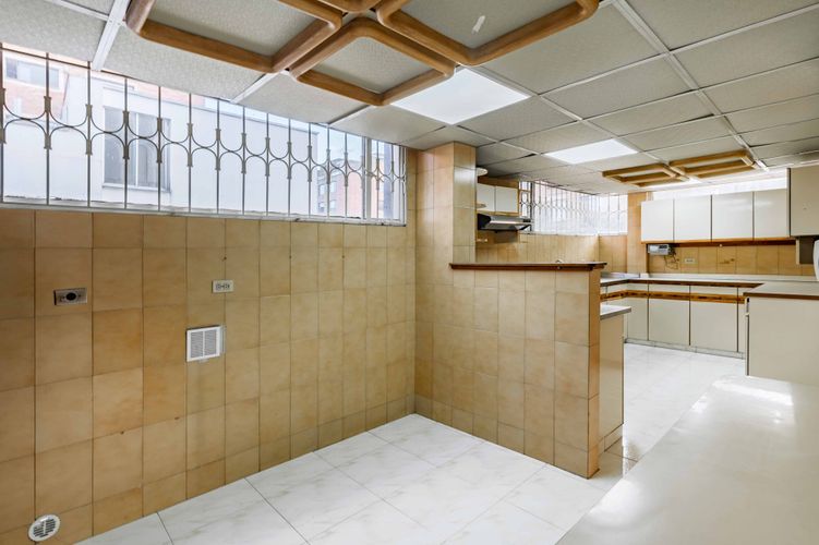 Apartamento de 3 alcobas en venta en Chico Norte, Bogotá, 213 m² · foto 8 de 20