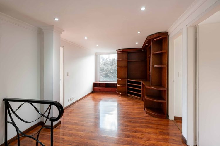 Apartamento de 3 alcobas en venta en Chico Norte, Bogotá, 213 m² · foto 11 de 20