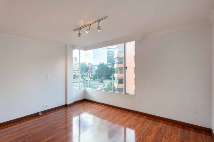 Apartamento de 3 alcobas en venta en Chico Norte, Bogotá, 213 m² · foto 15 de 20