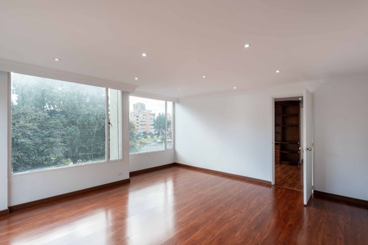 Apartamento de 3 alcobas en venta en Chico Norte, Bogotá, 213 m² · foto 18 de 20