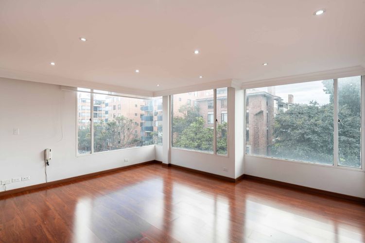 Apartamento de 3 alcobas en venta en Chico Norte, Bogotá, 213 m² · foto 19 de 20