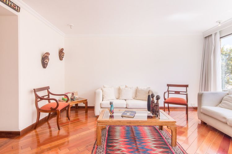 Apartamento de 2 alcobas en venta en Chico Norte, Bogotá, 113 m² · foto 2 de 17