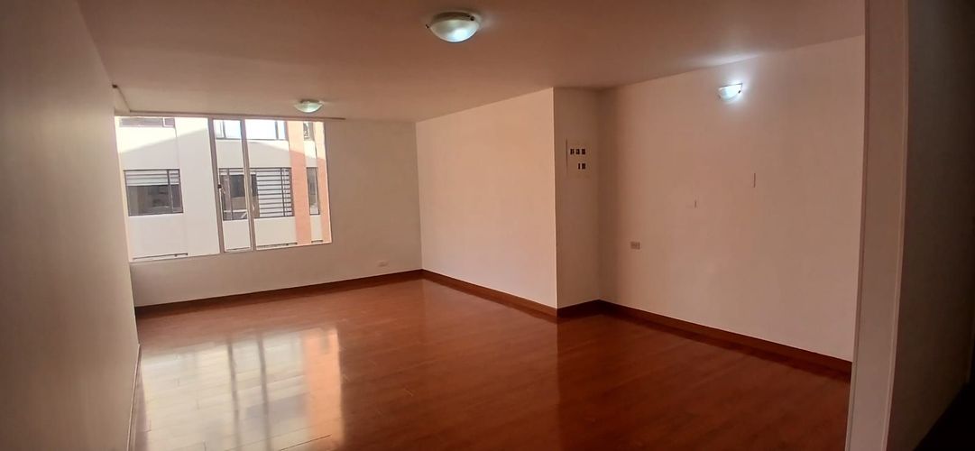 Apartamento de 4 alcobas en venta en Cedritos, Bogotá, 102 m² · foto 2 de 20