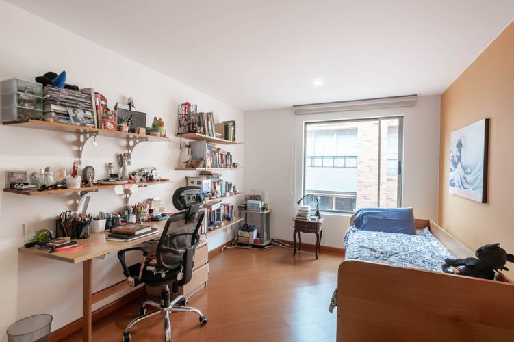 Apartamento de 3 alcobas en arriendo en Santa Barbara Occidental, Bogotá, 314 m² · foto 10 de 20