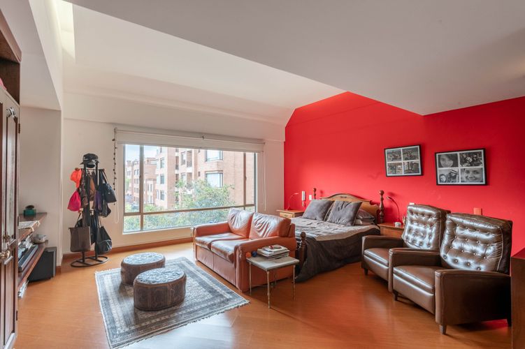 Apartamento de 3 alcobas en arriendo en Santa Barbara Occidental, Bogotá, 314 m² · foto 13 de 20
