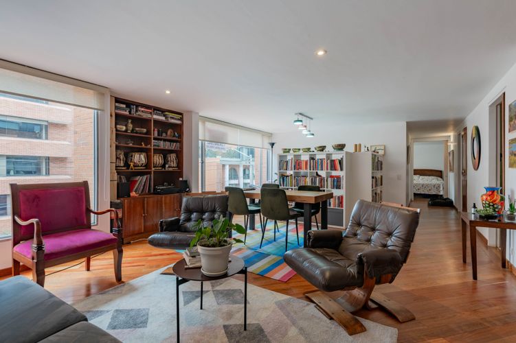 Apartamento de 2 alcobas en venta en Los Rosales, Bogotá, 116 m² · foto 5 de 18