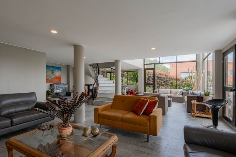 Casa de 4 alcobas en venta en Aposentos, Sopó, 315 m² · foto 2 de 20