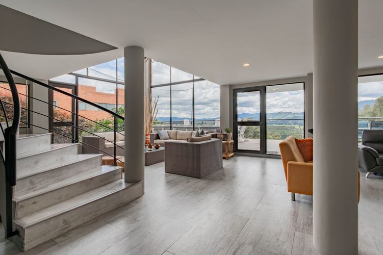 Casa de 4 alcobas en venta en Aposentos, Sopó, 315 m² · foto 3 de 20