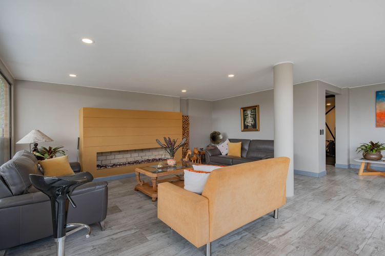 Casa de 4 alcobas en venta en Aposentos, Sopó, 315 m² · foto 4 de 20