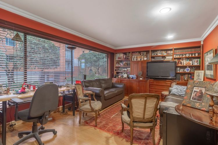 Apartamento de 3 alcobas en venta en Los Rosales, Bogotá, 209 m² · foto 6 de 20
