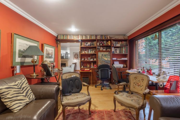 Apartamento de 3 alcobas en venta en Los Rosales, Bogotá, 209 m² · foto 7 de 20