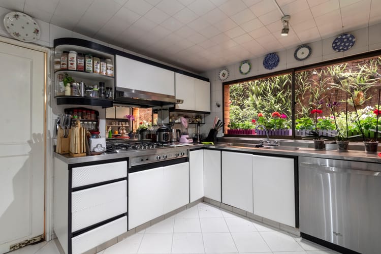 Apartamento de 3 alcobas en venta en Los Rosales, Bogotá, 209 m² · foto 11 de 20