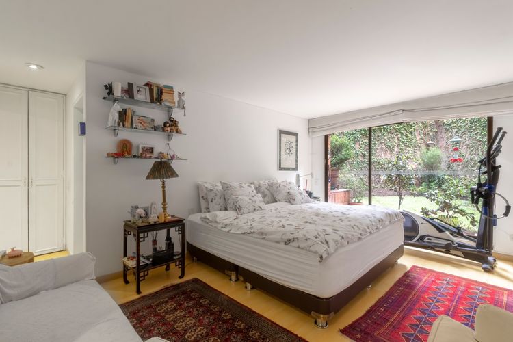 Apartamento de 3 alcobas en venta en Los Rosales, Bogotá, 209 m² · foto 15 de 20