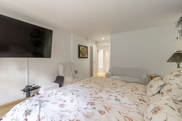 Apartamento de 3 alcobas en venta en Los Rosales, Bogotá, 209 m² · foto 16 de 20