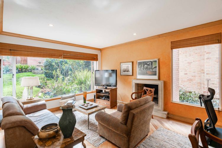 Casa de 4 alcobas en venta en La Lomita, Bogotá, 400 m² · foto 2 de 20