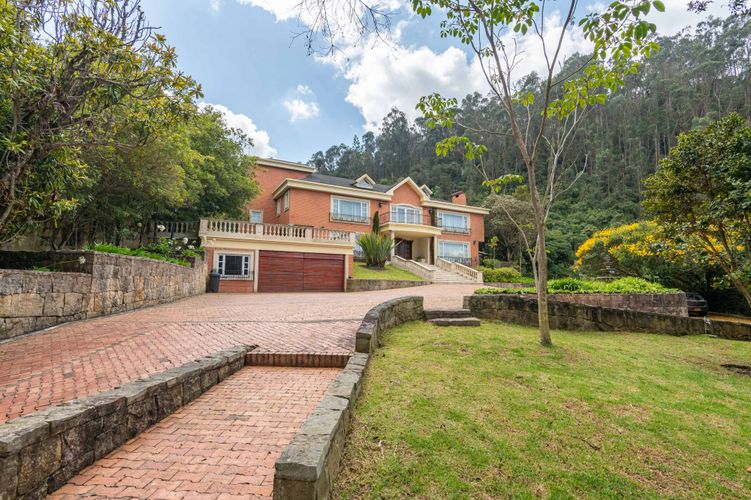 Casa de 4 alcobas en venta en Usaquen, Bogotá, 1200 m² · foto 2 de 20