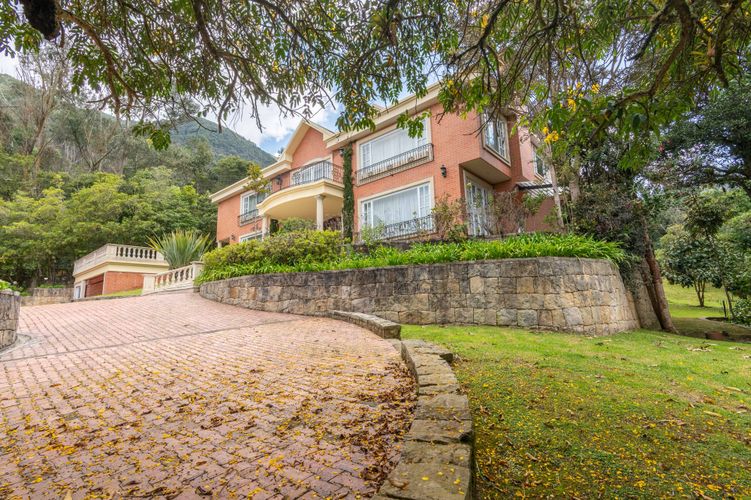 Casa de 4 alcobas en venta en Usaquen, Bogotá, 1200 m² · foto 3 de 20