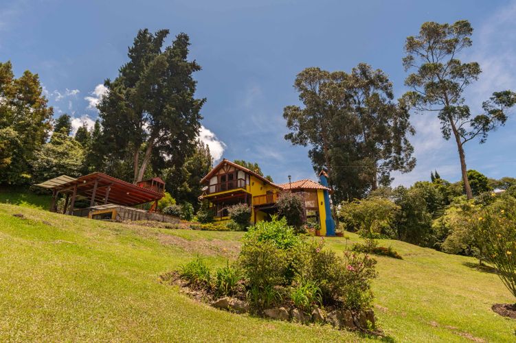 Casa de 3 alcobas en venta en Chuntame, Cajicá, 164 m² · foto 1 de 20