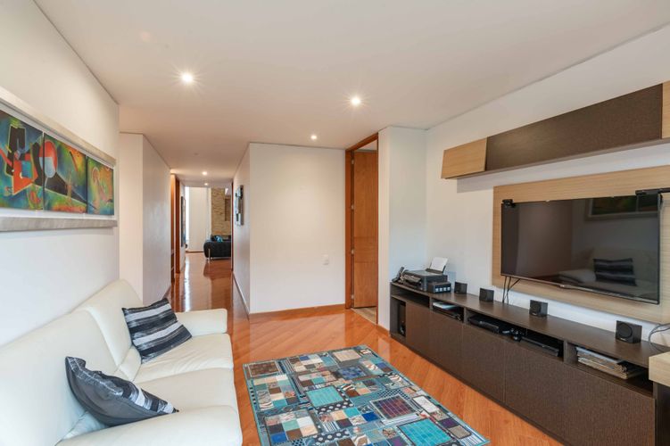 Apartamento de 3 alcobas en venta en Suba Cerros, Bogotá, 204 m² · foto 6 de 20