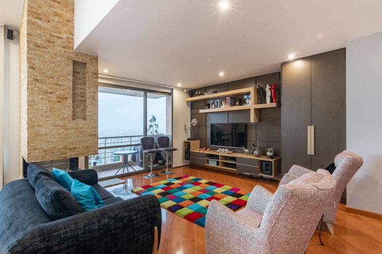 Apartamento de 3 alcobas en venta en Suba Cerros, Bogotá, 204 m² · foto 8 de 20