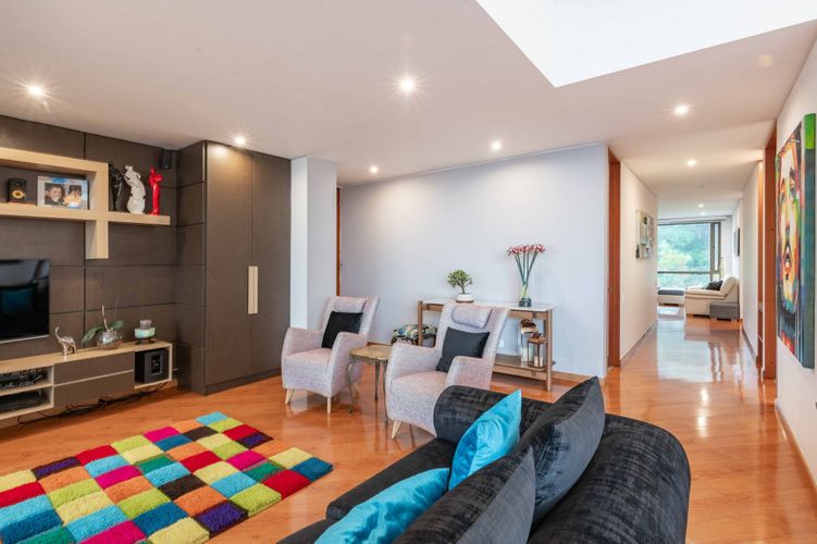 Apartamento de 3 alcobas en venta en Suba Cerros, Bogotá, 204 m² · foto 10 de 20