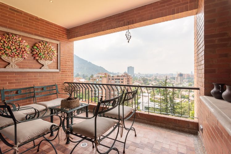 Apartamento de 4 alcobas en arriendo en Santa Barbara Alta, Bogotá, 404 m² · foto 4 de 20