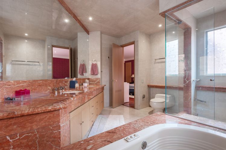 Apartamento de 4 alcobas en arriendo en Santa Barbara Alta, Bogotá, 404 m² · foto 16 de 20