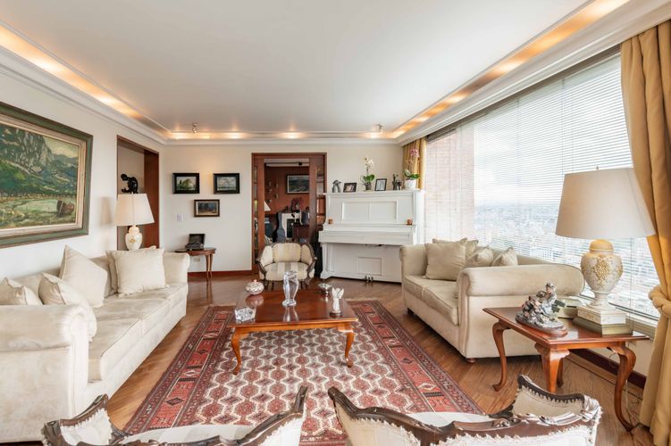 Apartamento de 4 alcobas en venta en Chicó Alto, Bogotá, 288 m² · foto 2 de 20