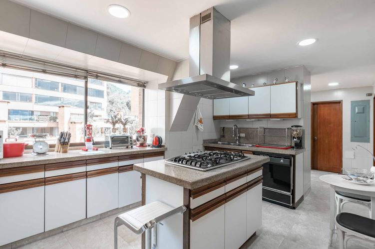 Apartamento de 4 alcobas en venta en Chicó Alto, Bogotá, 288 m² · foto 7 de 20