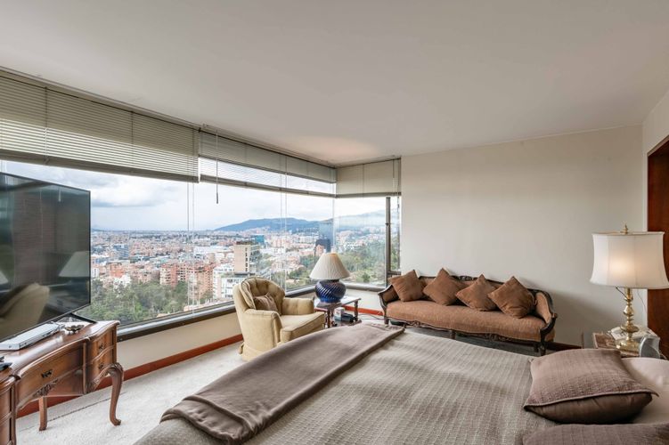 Apartamento de 4 alcobas en venta en Chicó Alto, Bogotá, 288 m² · foto 9 de 20
