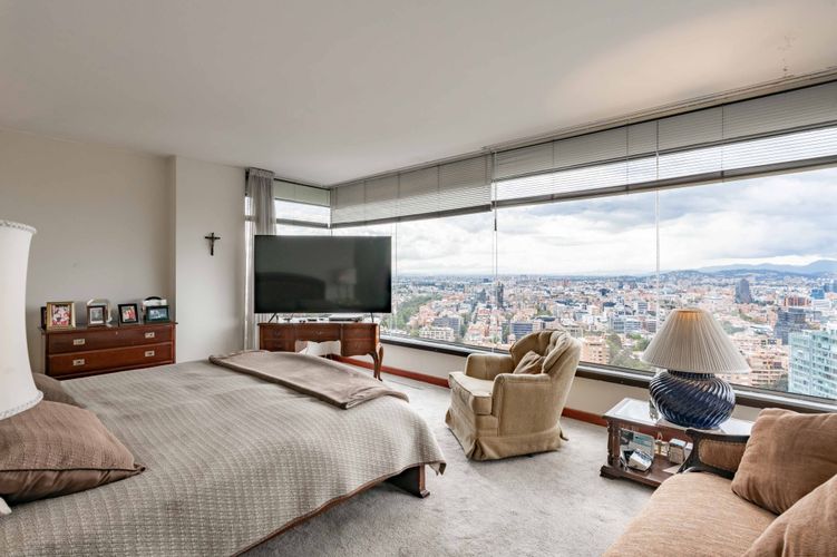 Apartamento de 4 alcobas en venta en Chicó Alto, Bogotá, 288 m² · foto 16 de 20