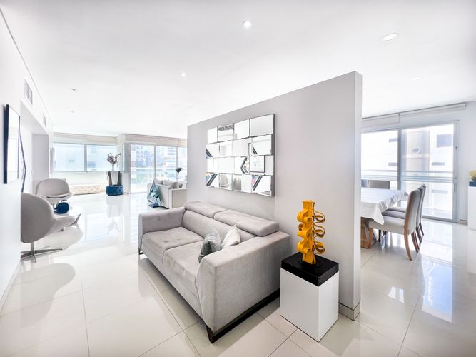 Apartamento de 3 alcobas en venta en Castillogrande, Cartagena, 320 m² · foto 2 de 20