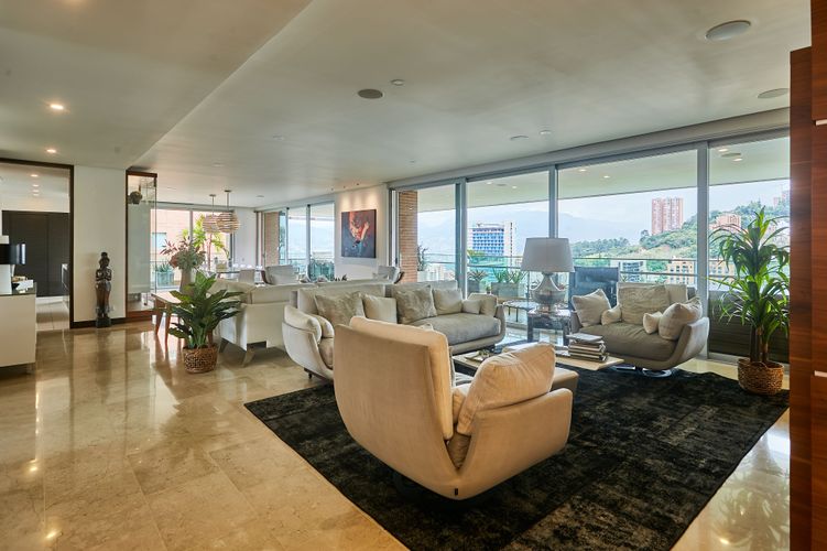 Apartamento de 3 alcobas en venta en Las Lomas No.1, Medellín, 406 m² · foto 1 de 20