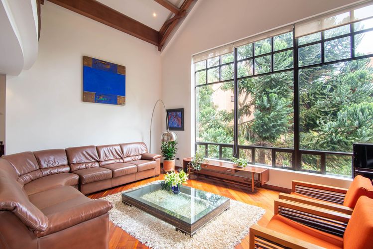 Apartamento de 4 alcobas en venta en Santa Barbara Alta, Bogotá, 254 m² · foto 2 de 20