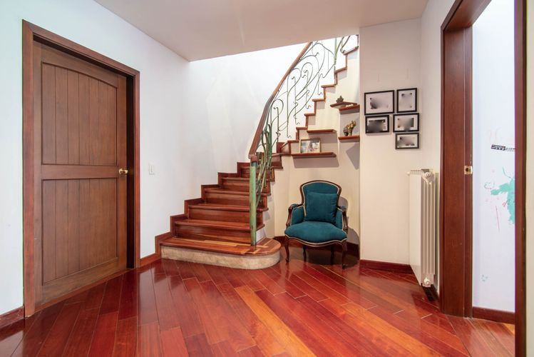Apartamento de 4 alcobas en venta en Santa Barbara Alta, Bogotá, 254 m² · foto 3 de 20