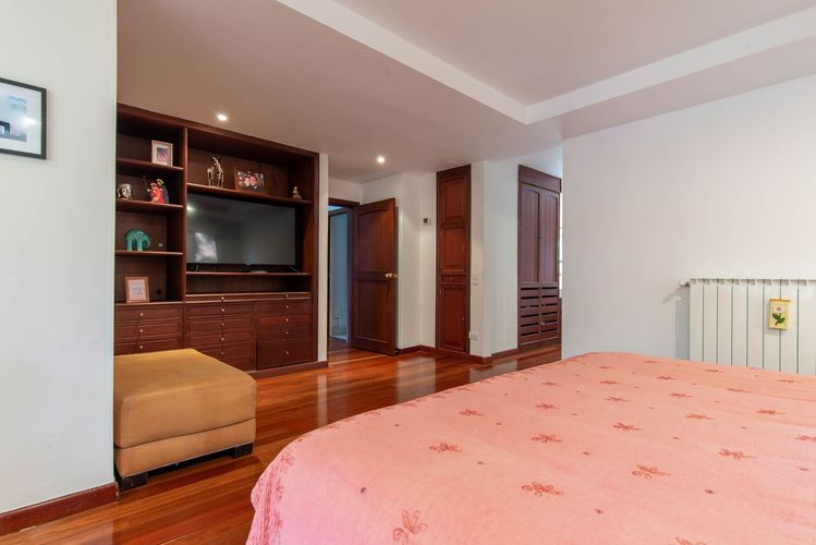 Apartamento de 4 alcobas en venta en Santa Barbara Alta, Bogotá, 254 m² · foto 15 de 20