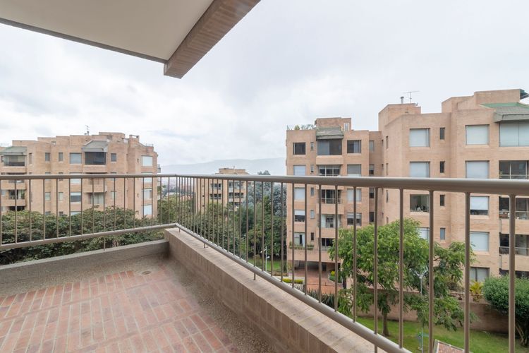 Apartamento de 3 alcobas en venta en Colinas De Suba, Bogotá, 141 m² · foto 6 de 20