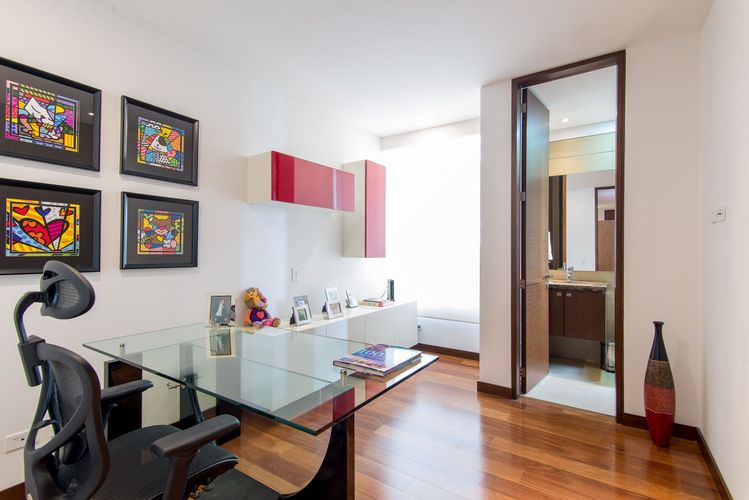 Apartamento de 3 alcobas en venta en Chicó Alto, Bogotá, 187 m² · foto 15 de 18