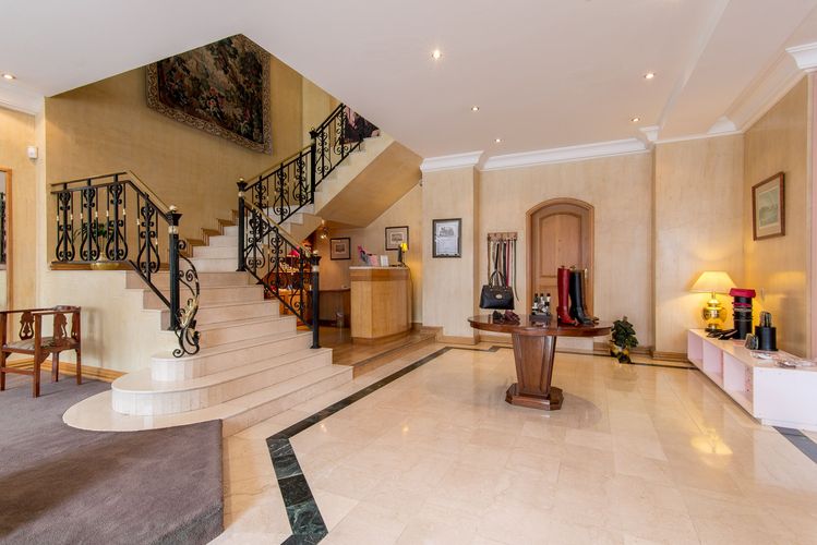 Casa de 4 alcobas en venta en San Patricio, Bogotá, 678 m² · foto 4 de 20
