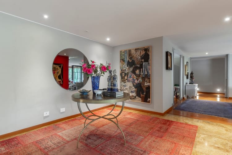 Apartamento de 3 alcobas en venta en Chicó Alto, Bogotá, 330 m² · foto 3 de 20