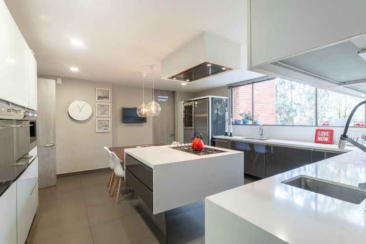 Apartamento de 3 alcobas en venta en Chicó Alto, Bogotá, 330 m² · foto 16 de 20