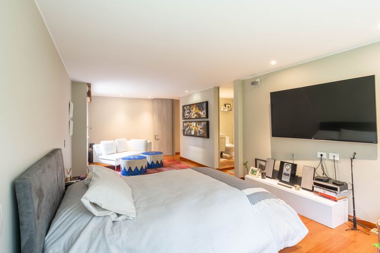 Apartamento de 3 alcobas en venta en Chicó Alto, Bogotá, 330 m² · foto 17 de 20