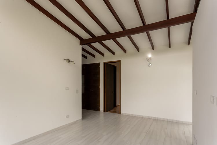 Casa de 5 alcobas en venta en Loma Del Escobero, Envigado, 400 m² · foto 18 de 20