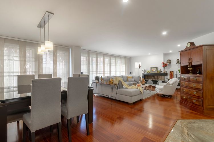 Apartamento de 2 alcobas en venta en Chicó Navarra, Bogotá, 161 m² · foto 2 de 20