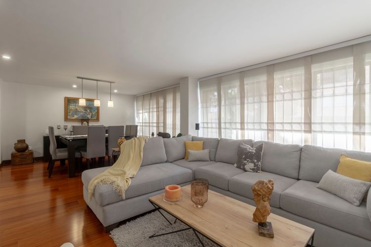 Apartamento de 2 alcobas en venta en Chicó Navarra, Bogotá, 161 m² · foto 4 de 20