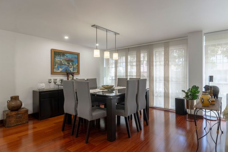 Apartamento de 2 alcobas en venta en Chicó Navarra, Bogotá, 161 m² · foto 6 de 20