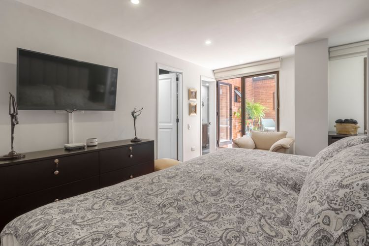 Apartamento de 2 alcobas en venta en Chicó Navarra, Bogotá, 161 m² · foto 18 de 20