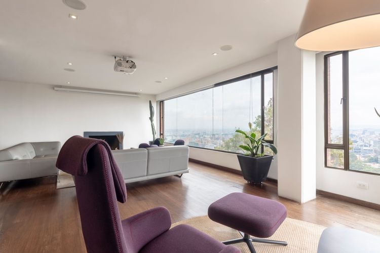 Apartamento de 2 alcobas en venta en Chicó Alto, Bogotá, 202 m² · foto 3 de 20