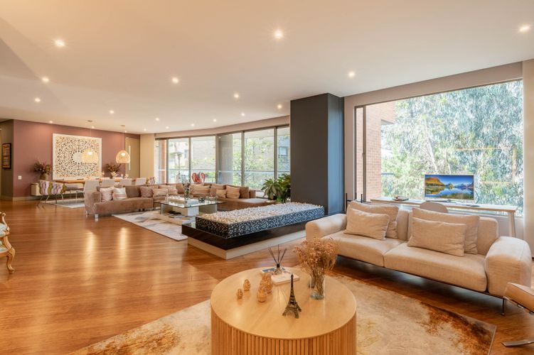 Apartamento de 4 alcobas en venta en Sotileza, Bogotá, 415 m² · foto 2 de 20